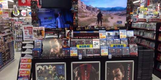 لعبة Metal Gear Solid V تبيع بشكل ضخم وتدفع مبيعات PS4 للأمام في اليابان