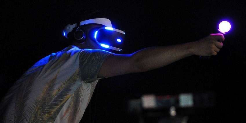 مطورين يمتحدون نظارة Playstation VR و القاعدة الجماهيرية للبلايستيشن