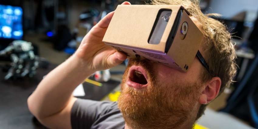 تقرير: جوجل تُخطط لإطلاق نظارة واقع افتراضي جديدة هذا العام