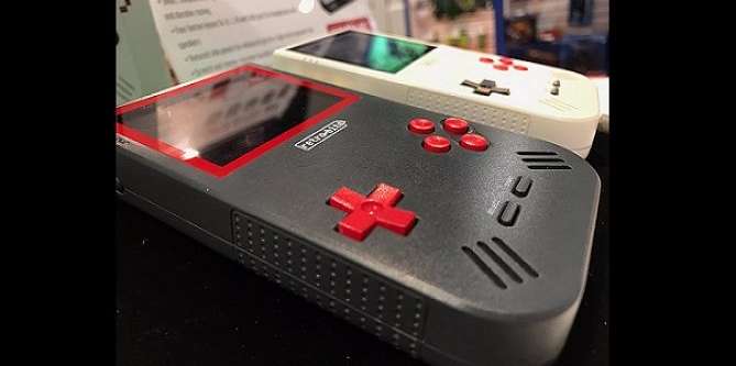 جهاز ألعاب يشبه Game Boy يعود إلينا بأغسطس وسعره 300 ريال