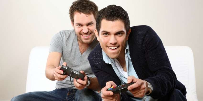دراسة تلوم ألعاب الفيديو بأنها السبب بعدم عمل بعض الرجال