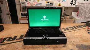 مهندس يحوّل Xbox One X إلى جهاز محمول ويُسمّيه “XBook One X”