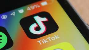 رئيس Activision السابق «بوبي كوتيك» يريد شراء TikTok